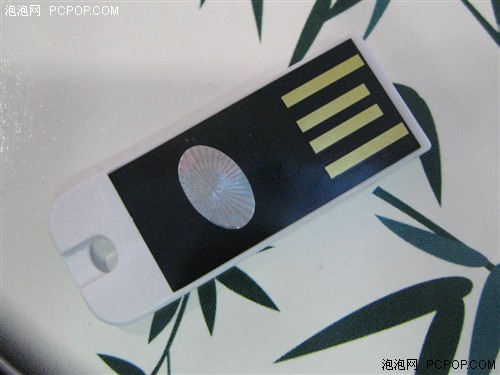 靓丽又时尚！5款超值轻薄便携U盘推荐